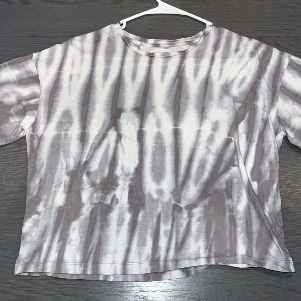 Isa & Ella tie dye semi crop shirt